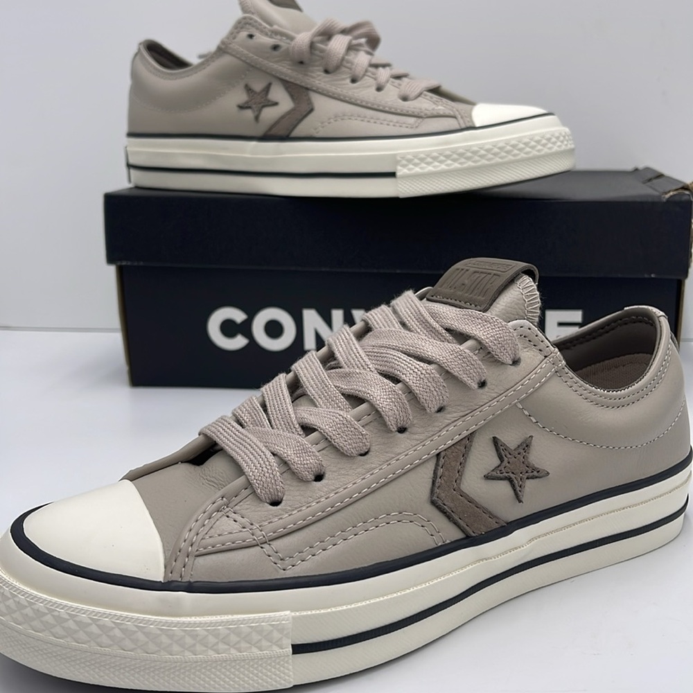 Converse Men’s STAR PLAYER 76 OX
PAPYRUS/CLASSIC TAUPE/EGRET A12405C Leat… - Picture 14 of 16
